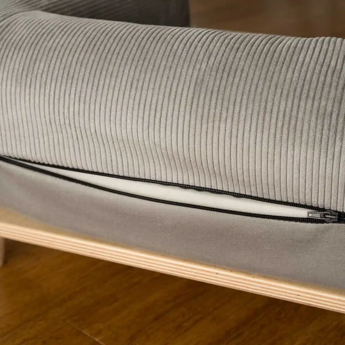 Canapé en bois en velours – SONYA